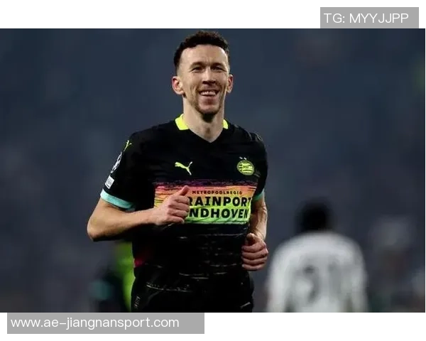 埃因霍温主帅确认佩里西奇将留队消除与国米的转会传闻