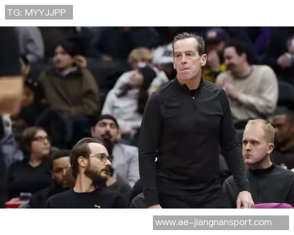 凯尔登赞米奇教练为卓越领袖全明星执教展现榜样力量