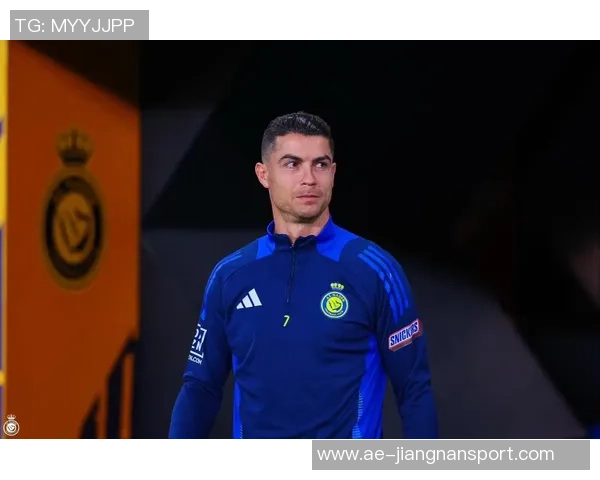 C罗梅开二度助力球队获胜并荣获上轮沙特联最佳进球奖杯 C罗梅开二度助力球队获胜并荣获上轮沙特联最佳进球奖杯