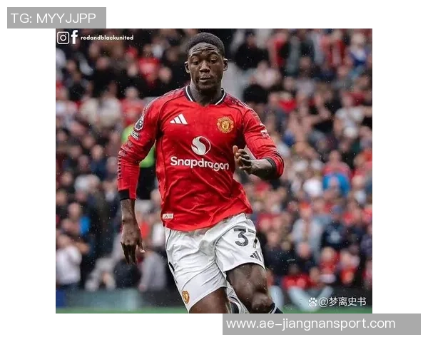 曼联恢复训练双红会首发缺席替补球员积极参与备战