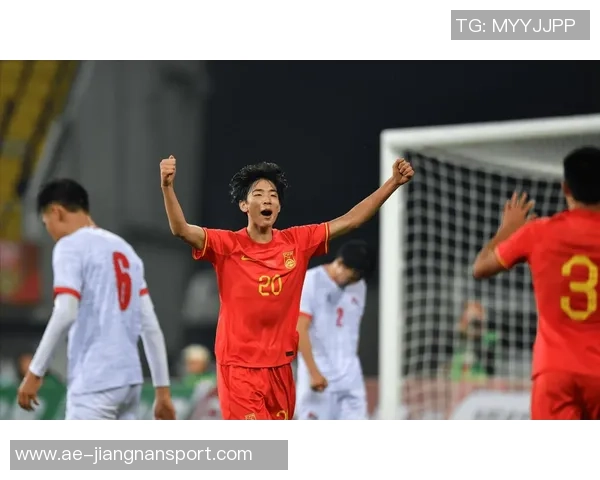 热议汪士钦直红事件：球场上脑残式申请红牌的背后原因分析