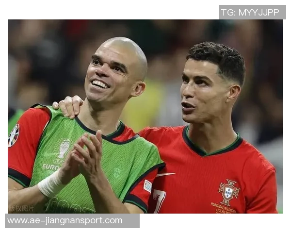 佩佩回忆初见C罗时光:17岁少年训练后啃苹果健身的故事 佩佩回忆初见C罗时光:17岁少年训练后啃苹果健身的故事