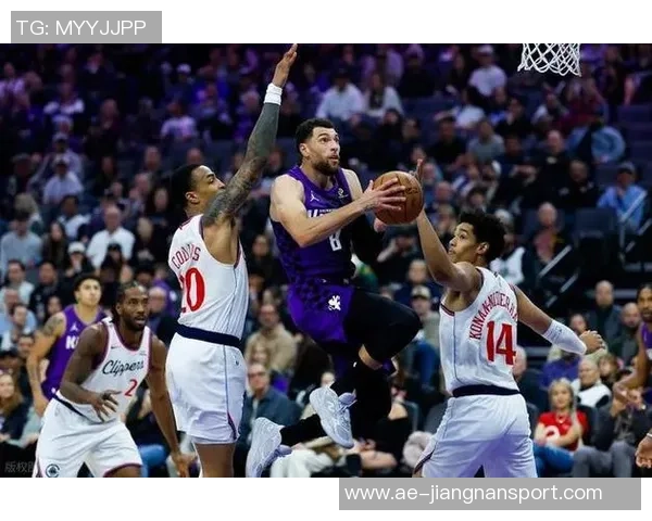 快船新赛季前景分析:强势崛起还是伤病困扰的双重考验 快船新赛季前景分析:强势崛起还是伤病困扰的双重考验