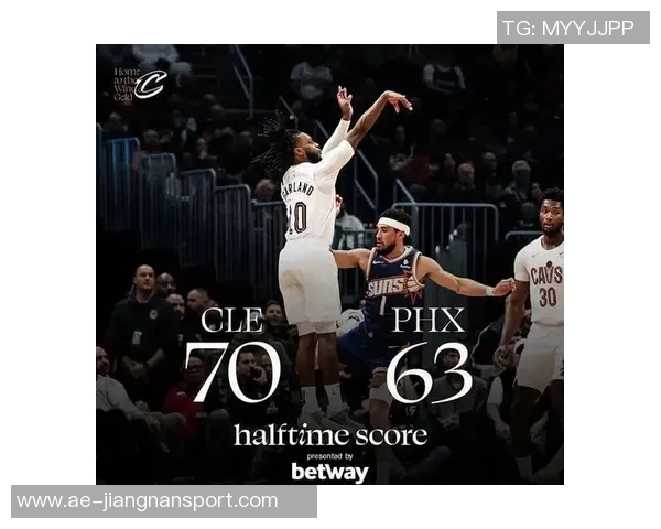 布克首发表现出色33分钟内高效砍下24分助力球队胜利